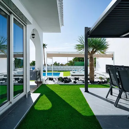 Del Sol Sea View Heated Pool ヴィラ